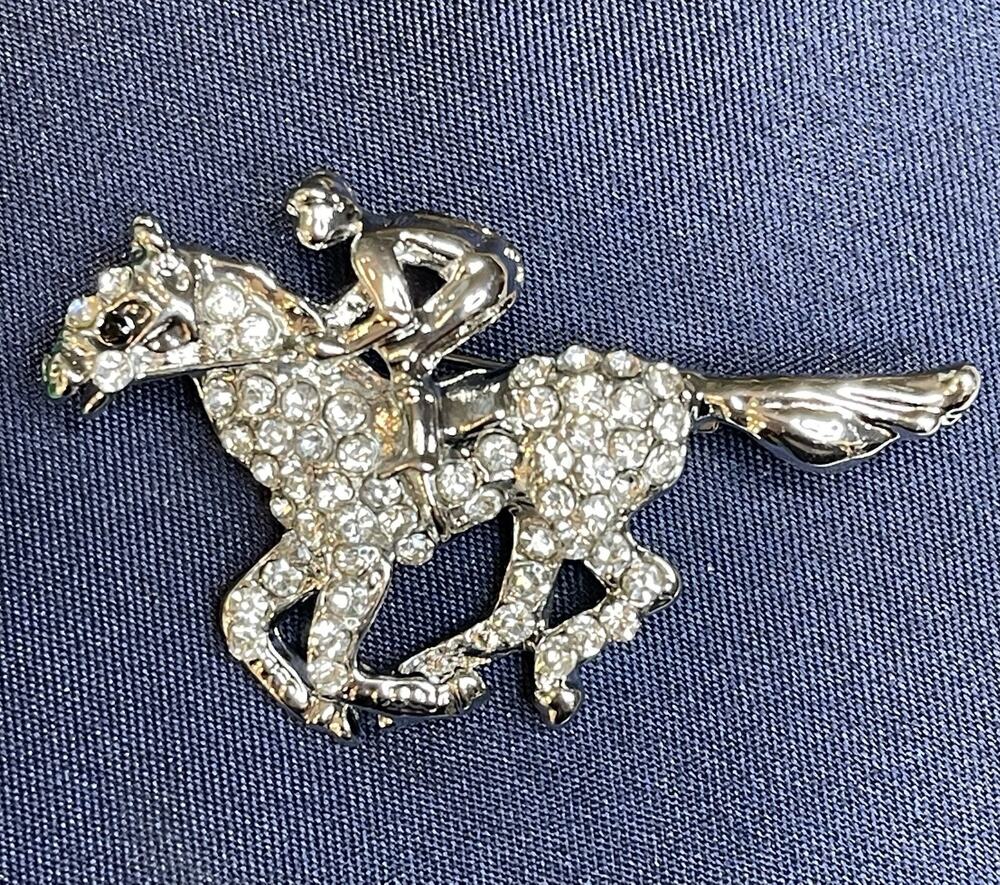 NWOT Horse Racing Jockey Pin Brooch Silver Tone Kentucky Derby Triple Crown